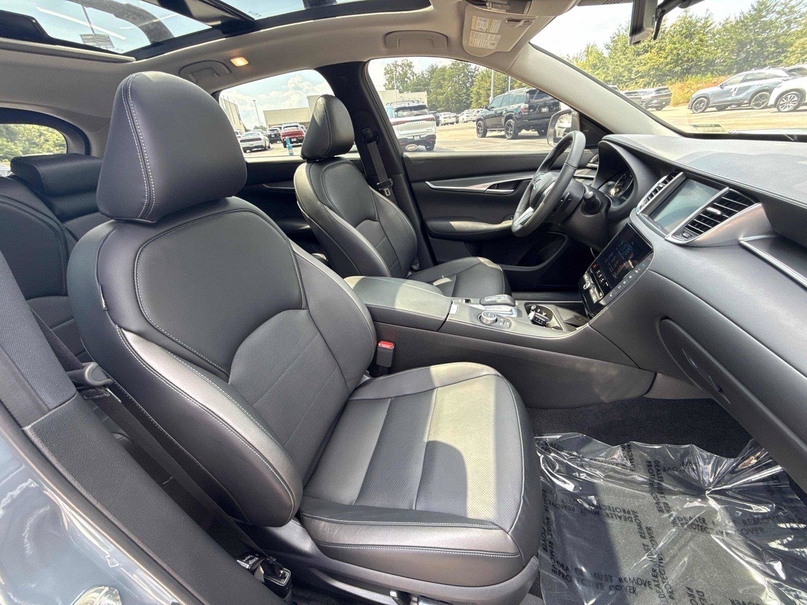 Used 2025 INFINITI QX50 Luxe w/ Accent Package AWD/4WD image 26