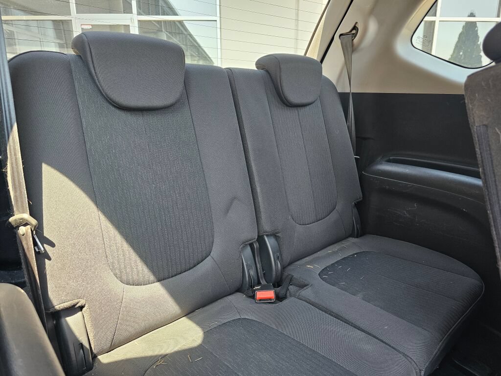 Used 2009 Kia Rondo LX FWD image 14
