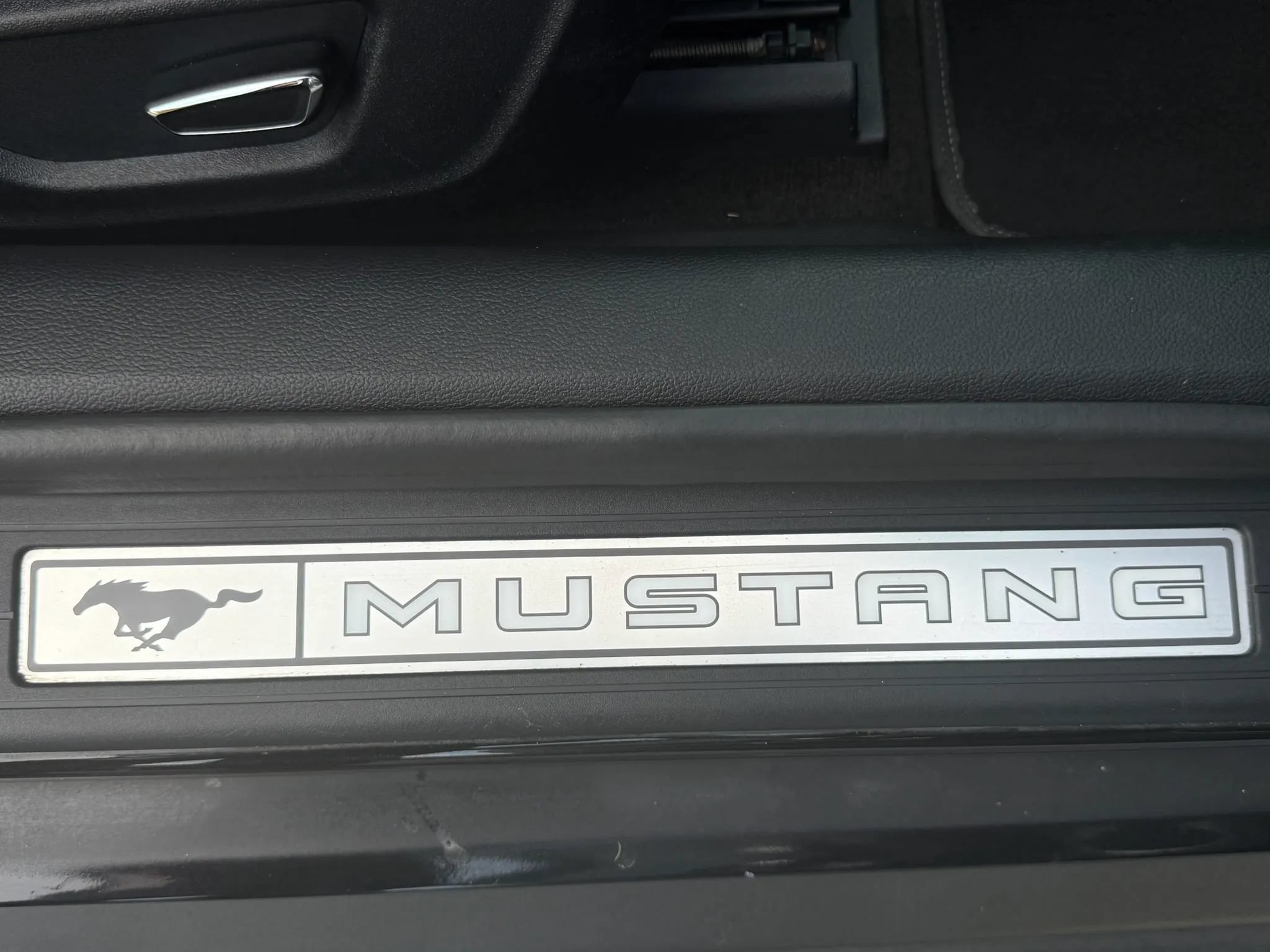 Used 2017 Ford Mustang GT Premium w/ Equipment Group 401A RWD image 59