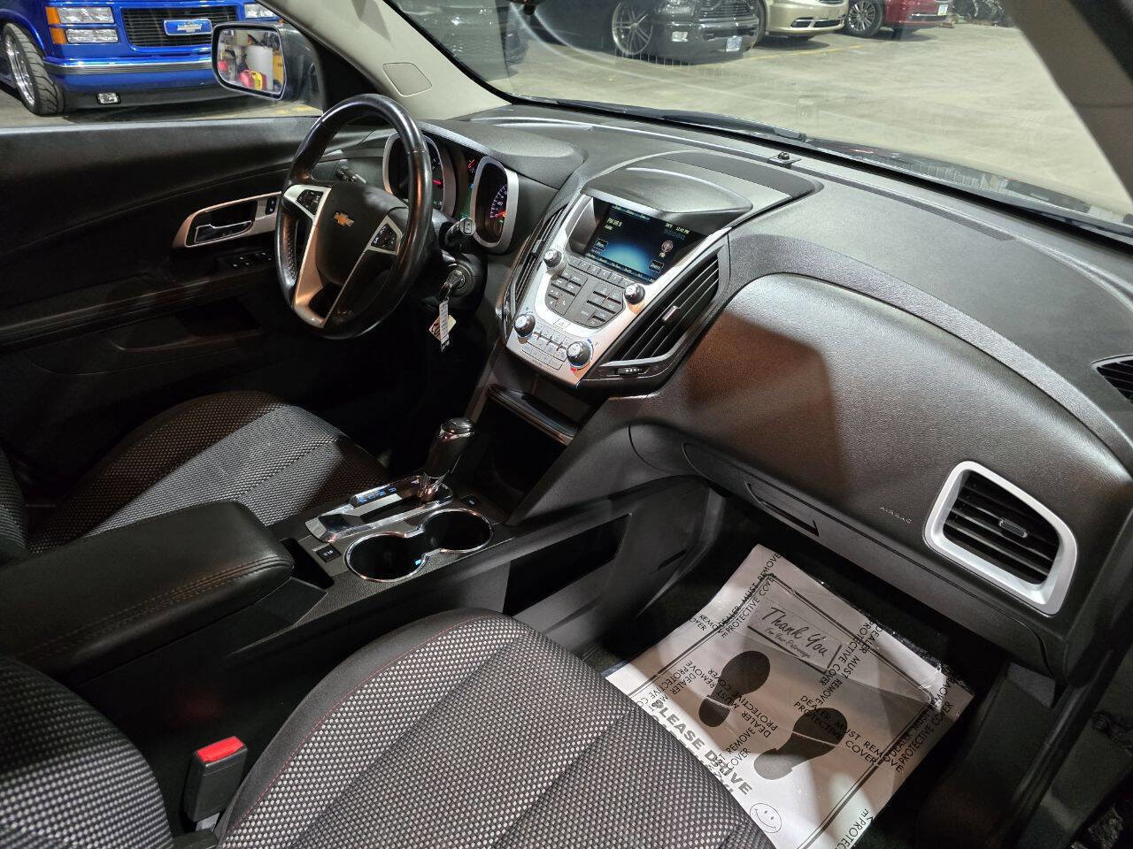 Used 2017 Chevrolet Equinox LT w/ Convenience Package AWD/4WD image 35