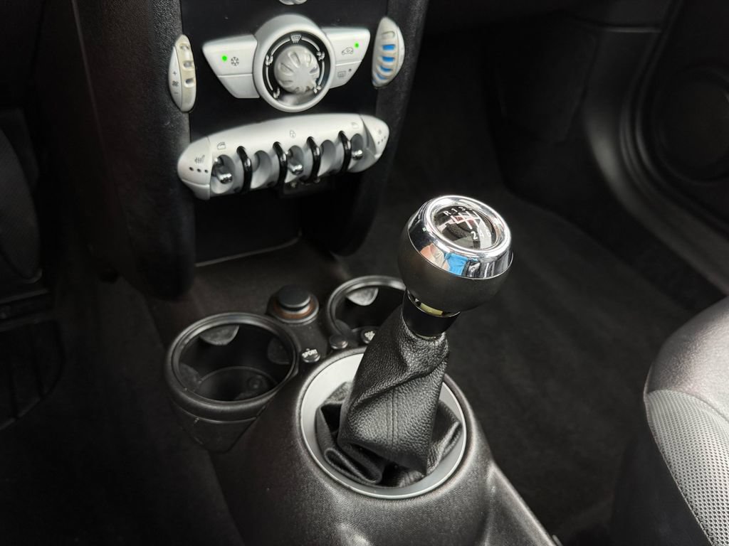 Used 2010 MINI Cooper Clubman Hardtop FWD image 25