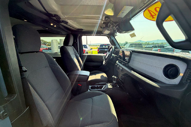 Used 2024 Jeep Wrangler Sport AWD/4WD image 9