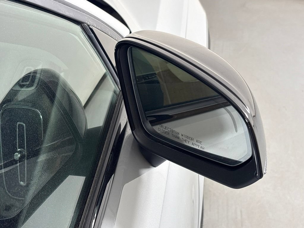 Used 2026 Volvo XC40 B5 Plus AWD/4WD image 13