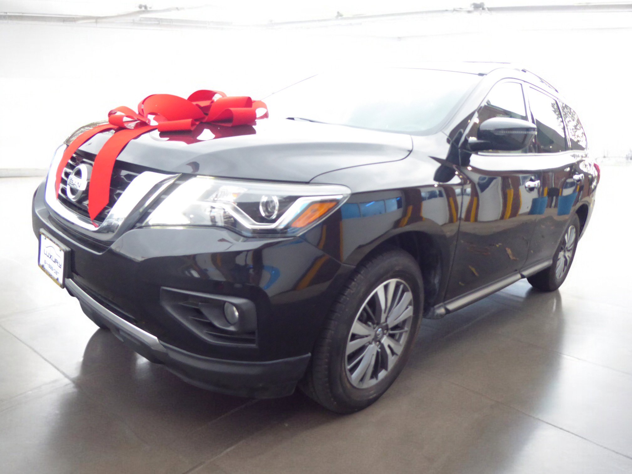 Used 2019 Nissan Pathfinder SV image 5