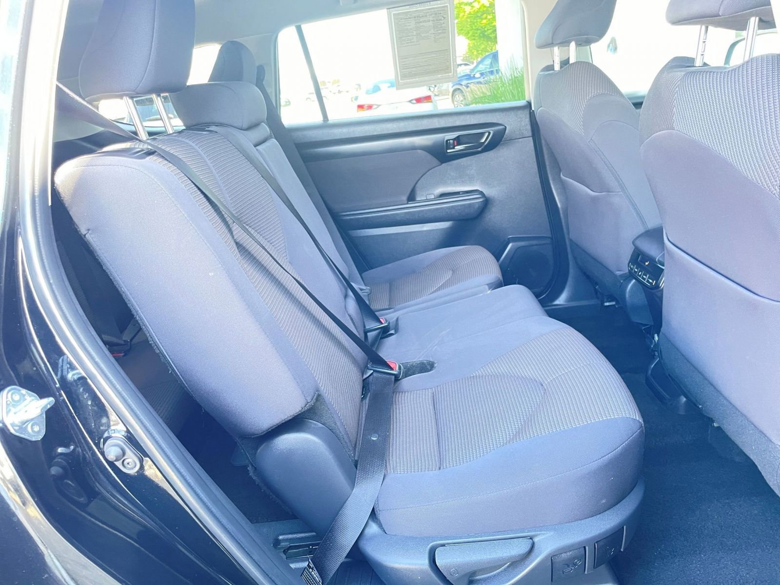 Used 2025 Toyota Highlander LE image 41