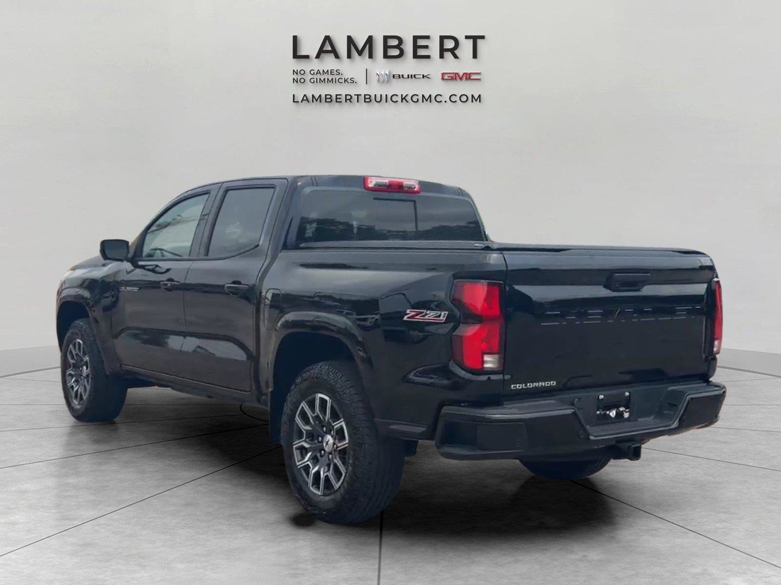 Used 2026 Chevrolet Colorado Z71 w/ Technology Package AWD/4WD image 3