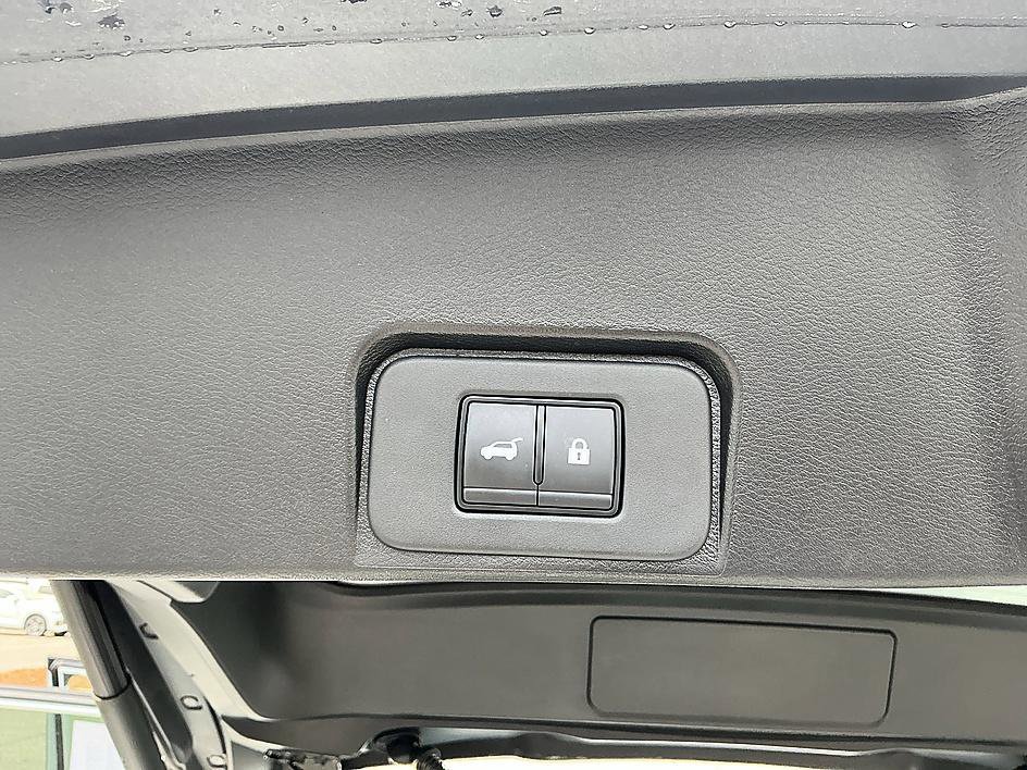 Certified 2025 Nissan Rogue SV AWD/4WD image 25