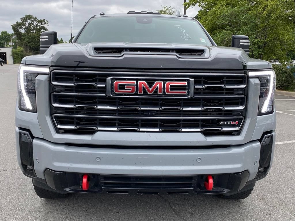 Used 2025 GMC Sierra 2500 AT4 AWD/4WD image 2