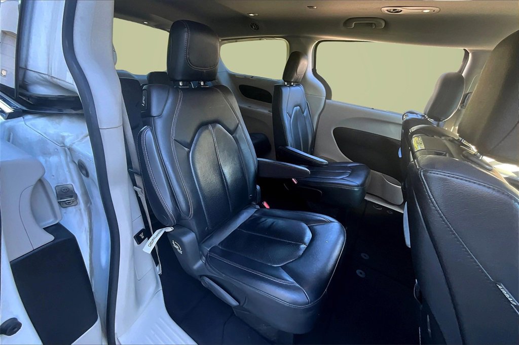 Used 2019 Chrysler Pacifica Touring-L Plus w/ Advanced Safetytec Group image 23