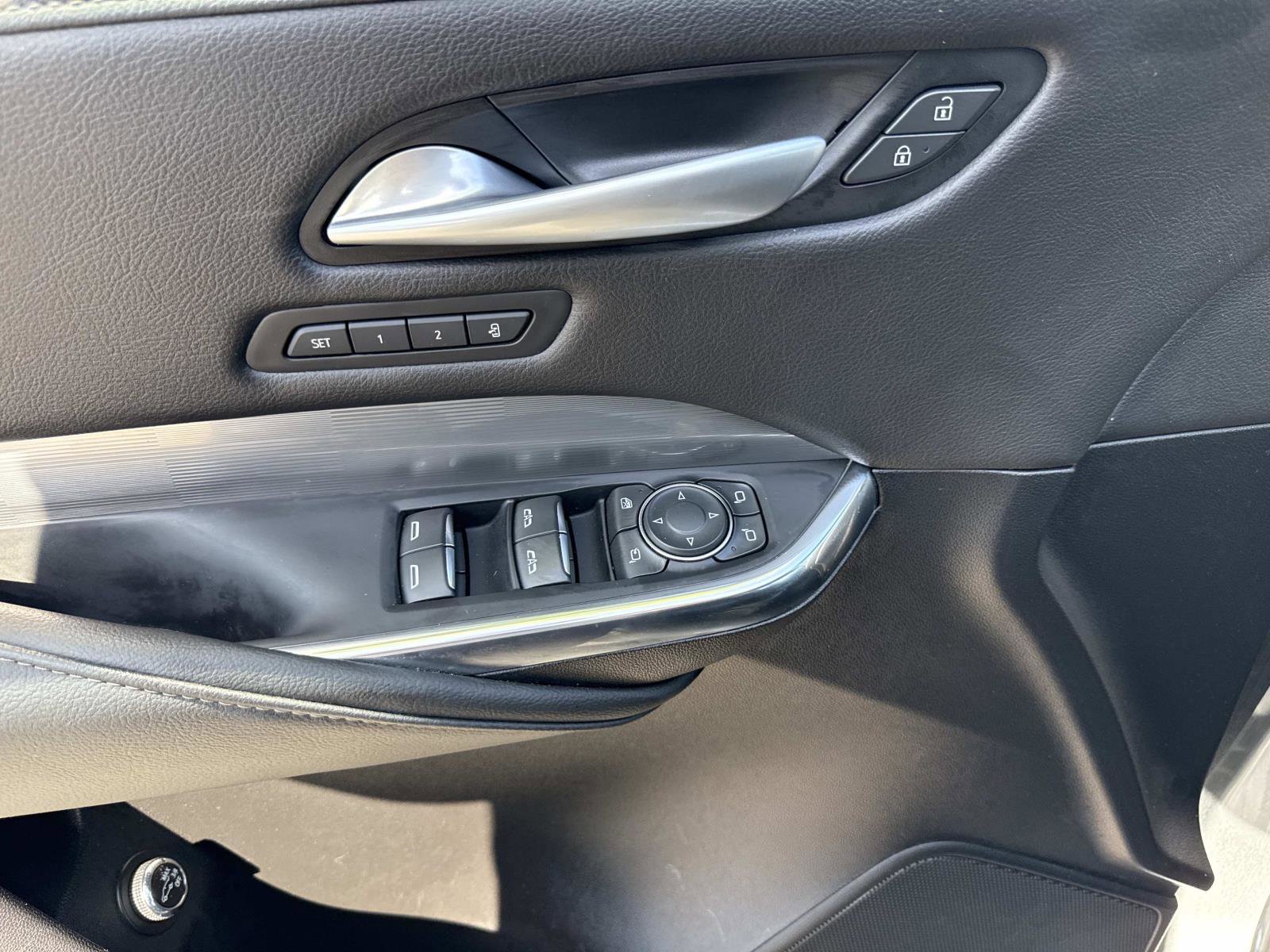 Used 2025 Cadillac XT4 Premium Luxury FWD image 19