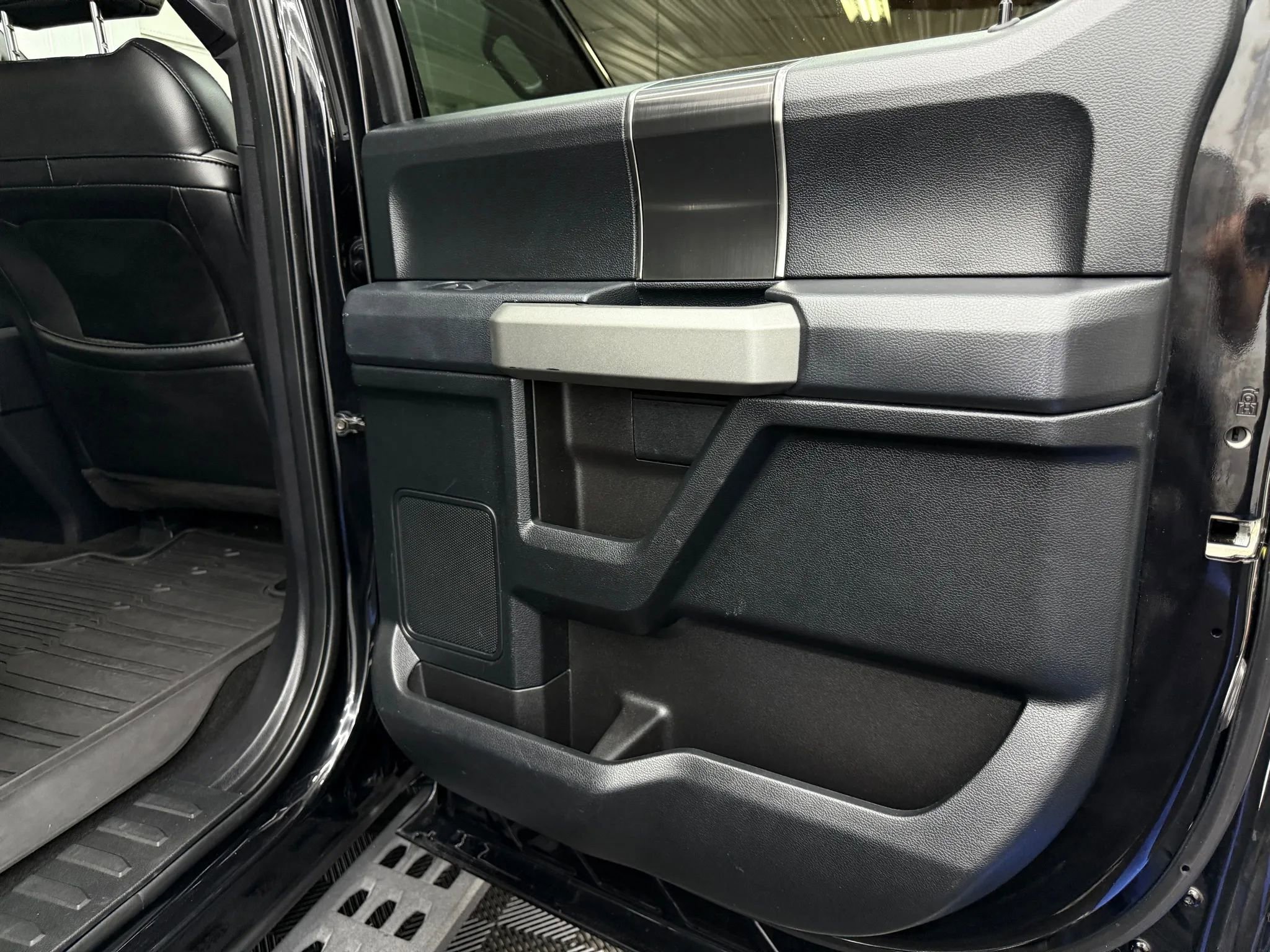 Used 2019 Ford F150 Raptor w/ Equipment Group 801A Mid image 10