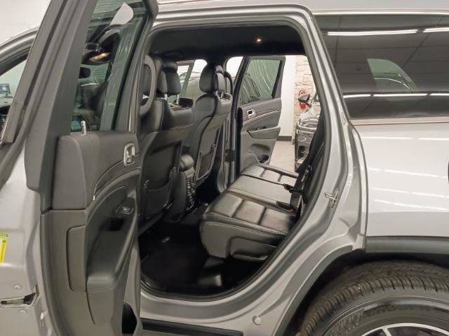 Used 2019 Jeep Grand Cherokee Limited AWD/4WD image 14