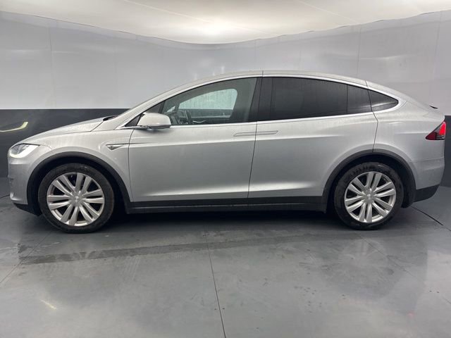 Used 2016 Tesla Model X 90D image 3