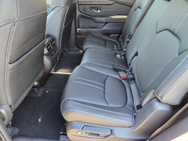 New 2026 Honda Pilot Touring image 9
