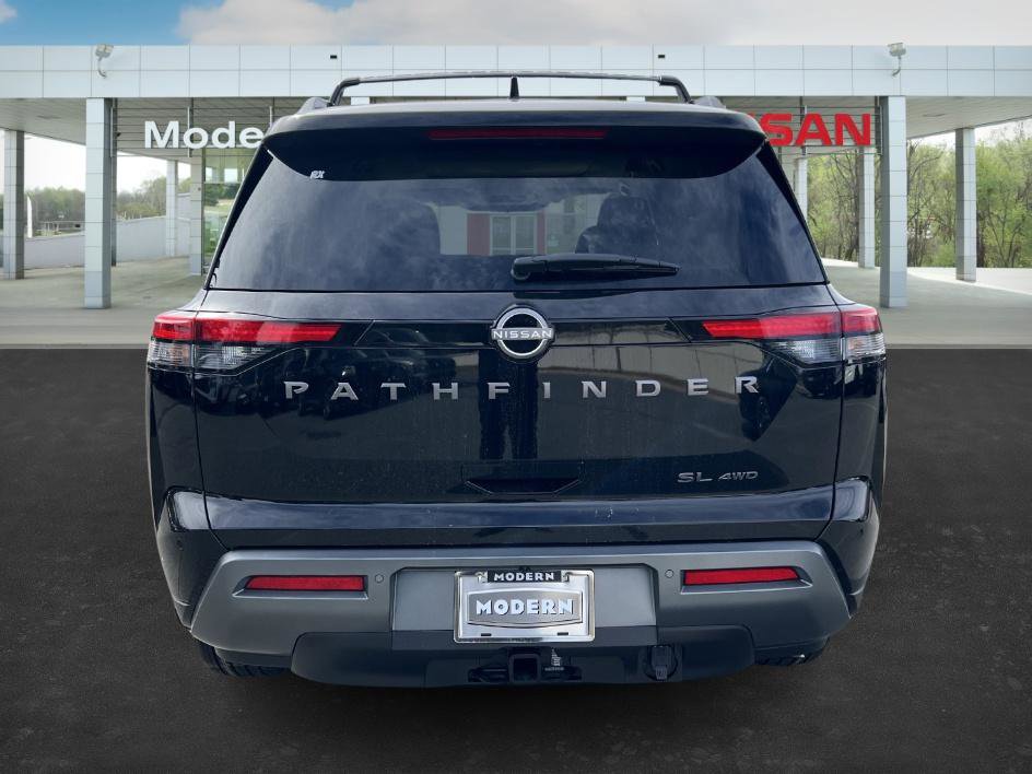 New 2026 Nissan Pathfinder SL image 4