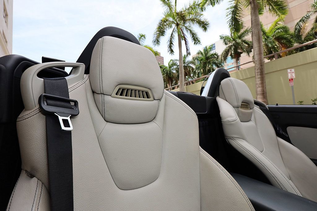 Used 2013 Mercedes-Benz SLK 250 image 32