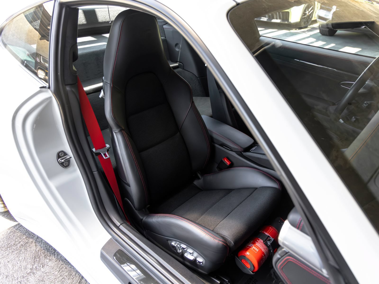 Certified 2018 Porsche 911 GT3 RWD image 51