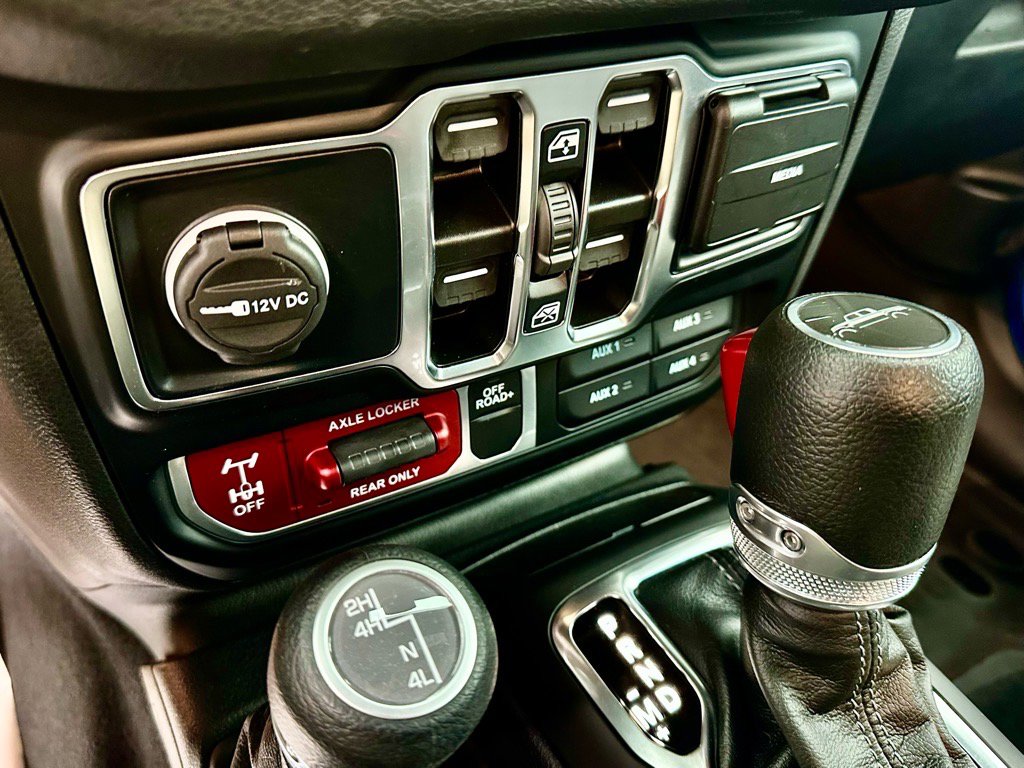 Used 2024 Jeep Gladiator Sport image 36