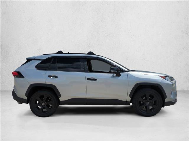Used 2020 Toyota RAV4 XLE w/ Convenience Package FWD image 4