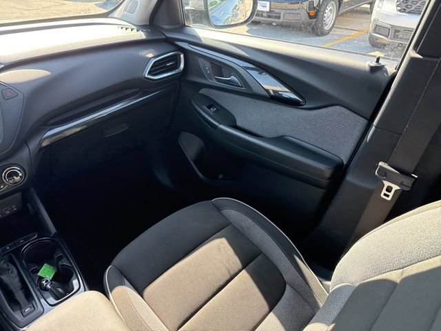 Used 2023 Chevrolet TrailBlazer LT FWD image 21