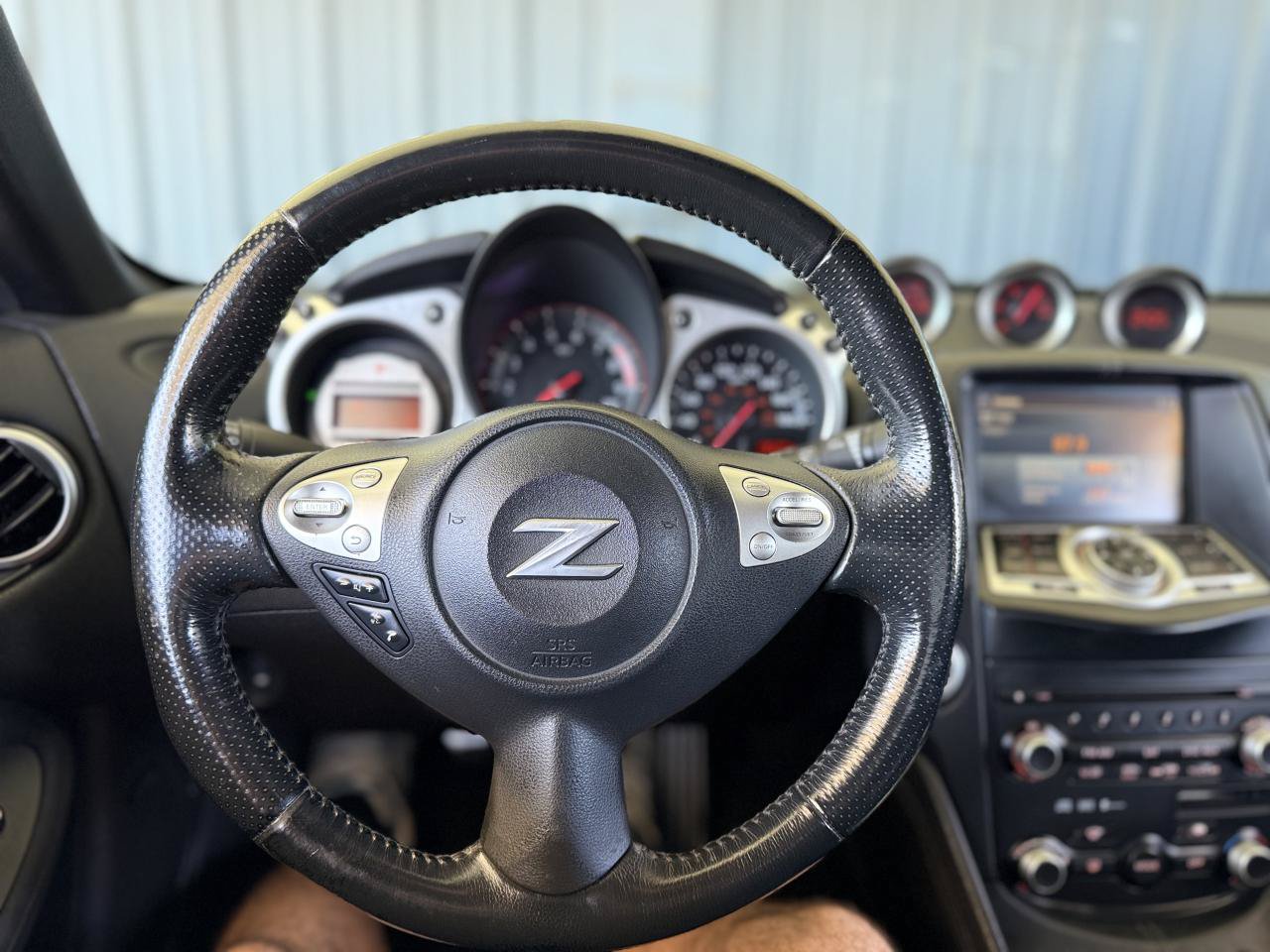 Used 2009 Nissan 370Z Touring RWD image 14