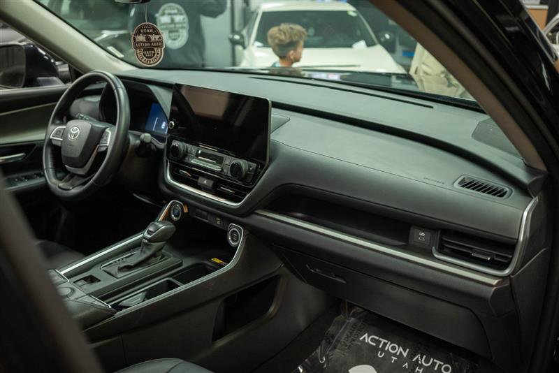 Used 2025 Toyota Grand Highlander AWD image 15