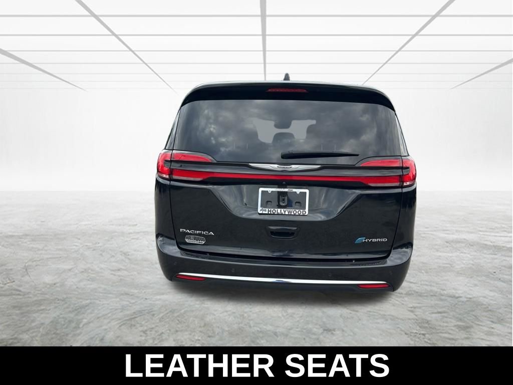 Used 2022 Chrysler Pacifica Touring-L FWD image 6