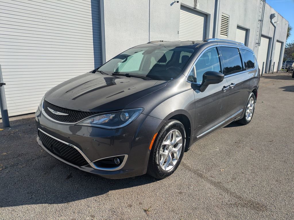 Used 2020 Chrysler Pacifica Touring-L Plus w/ Tire & Wheel Group image 11