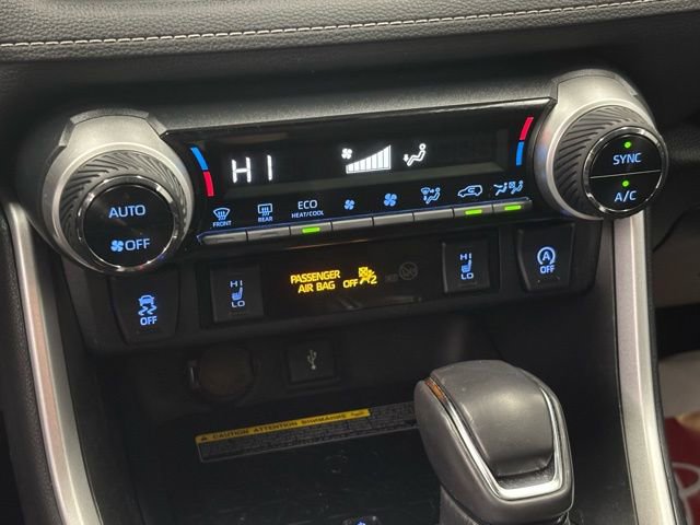Used 2020 Toyota RAV4 XLE Premium image 29