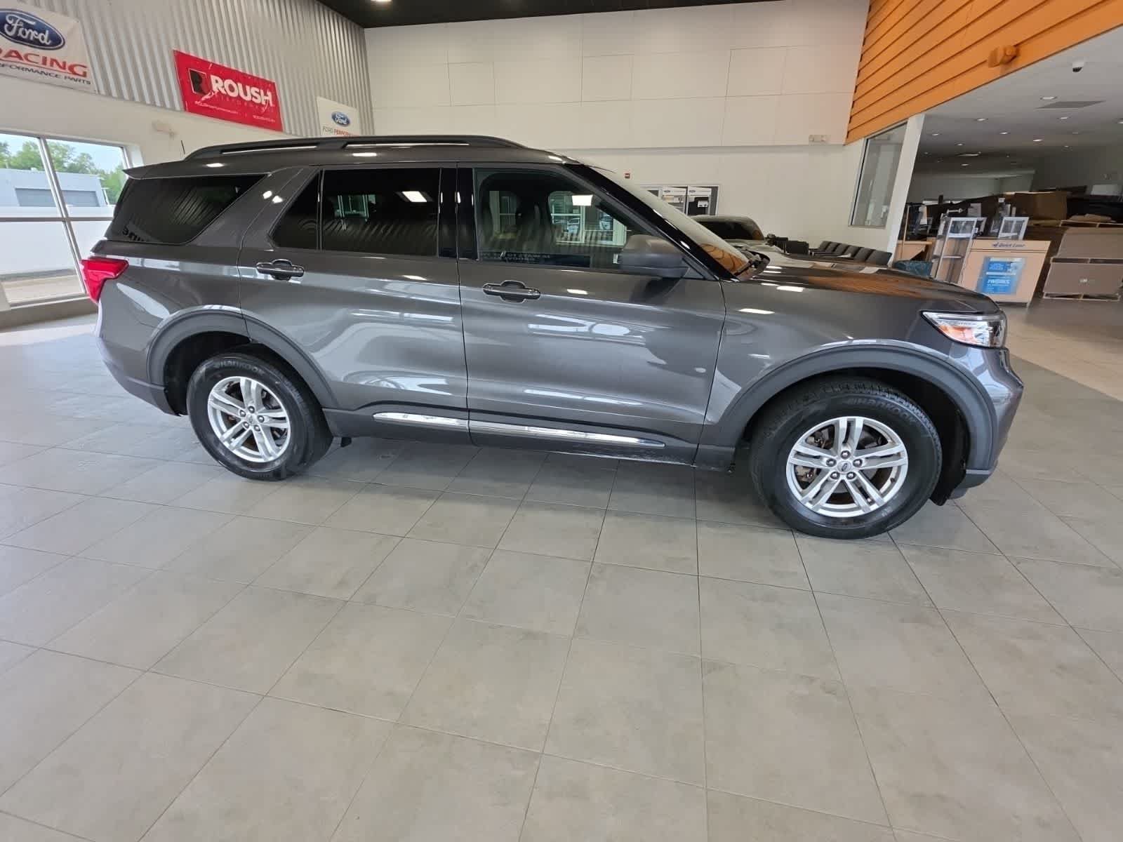 Used 2020 Ford Explorer XLT w/ Equipment Group 202A AWD/4WD image 7