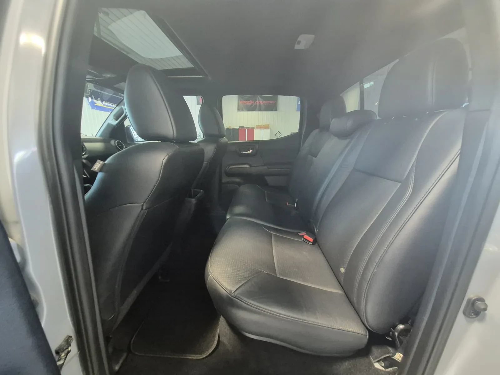 Used 2021 Toyota Tacoma TRD Off-Road w/ TRD Premium Off Road Package AWD/4WD image 13