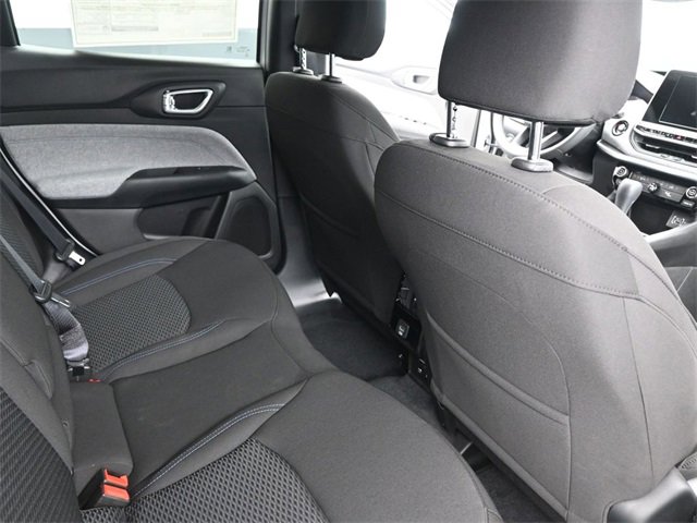 Used 2025 Jeep Compass Sport image 15