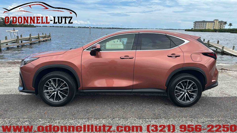 Used 2025 Lexus NX 250 FWD image 3
