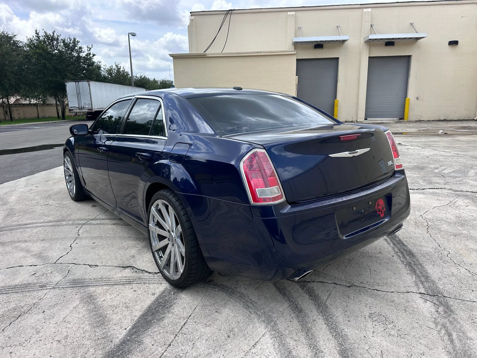Used 2013 Chrysler 300 S RWD image 7