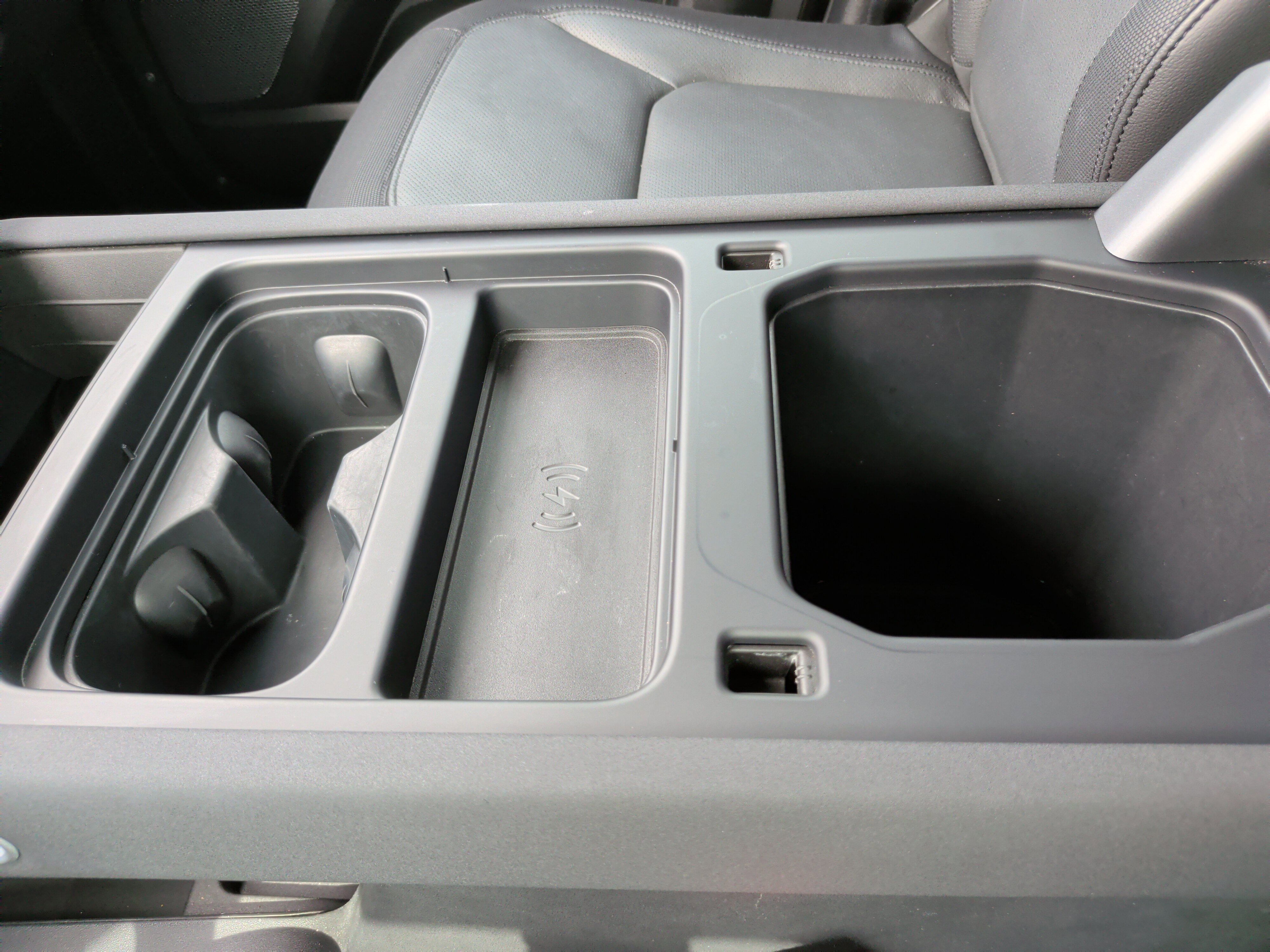 Used 2023 Land Rover Defender 110 X-Dynamic SE image 22