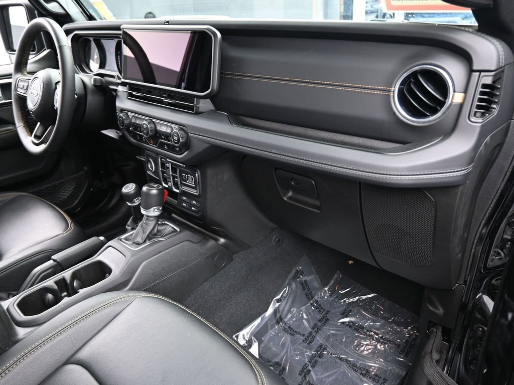 Used 2024 Jeep Gladiator Sport w/ Premium Package image 45