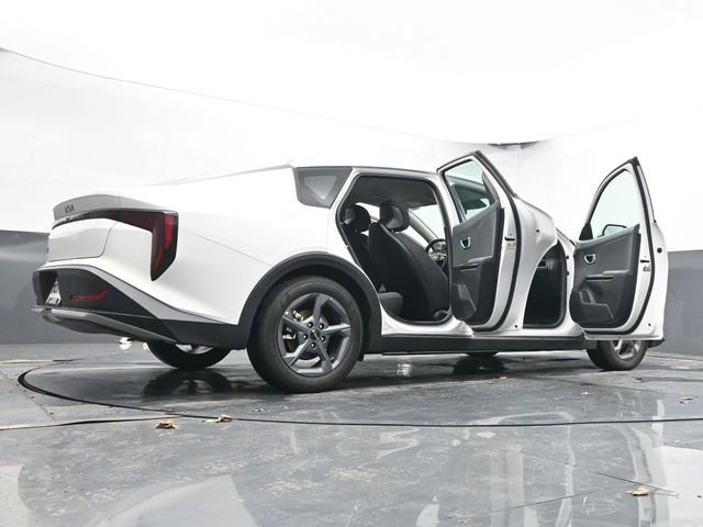 Used 2025 Kia K4 LXS image 71
