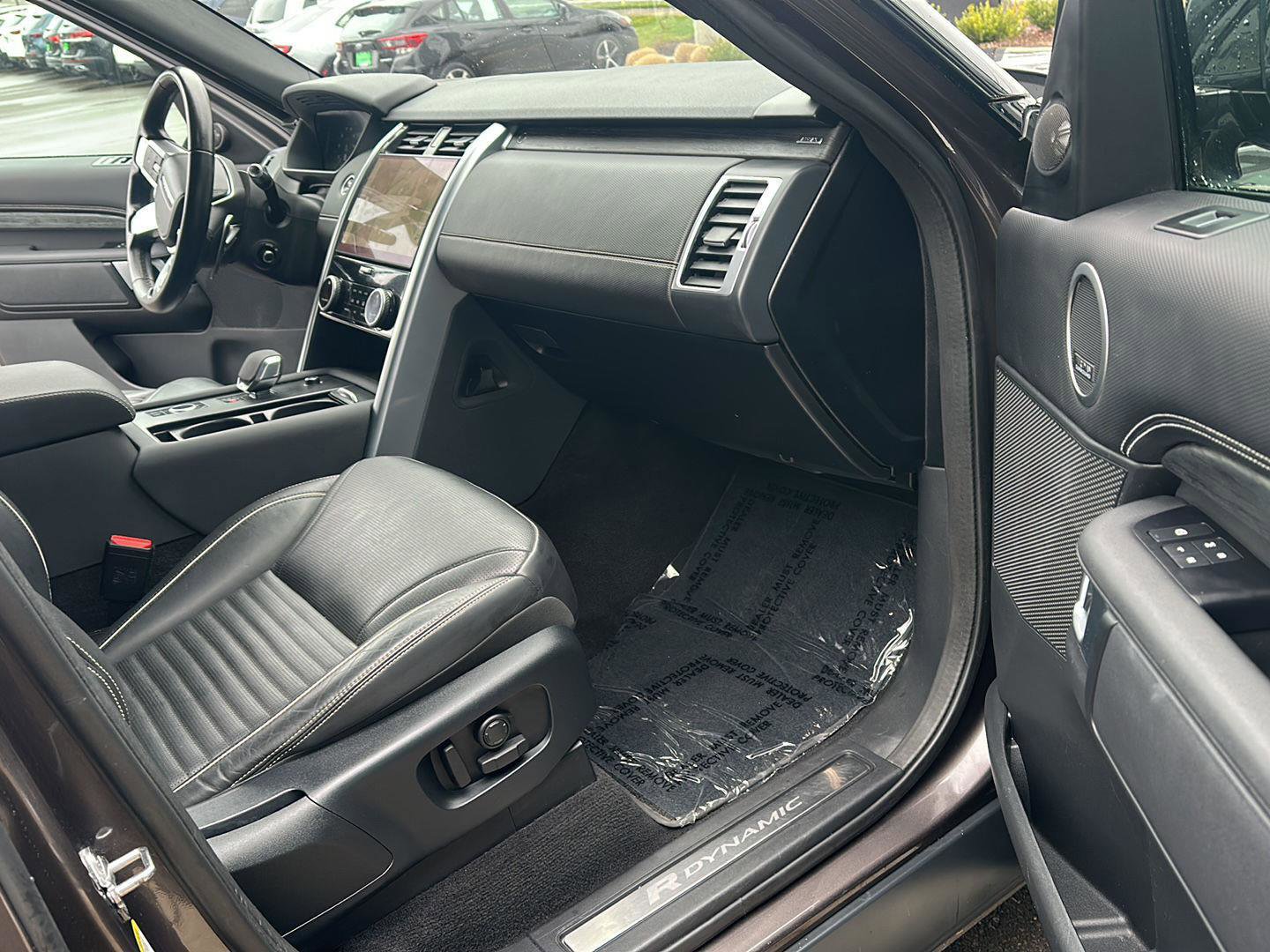 Used 2021 Land Rover Discovery HSE R-Dynamic image 19