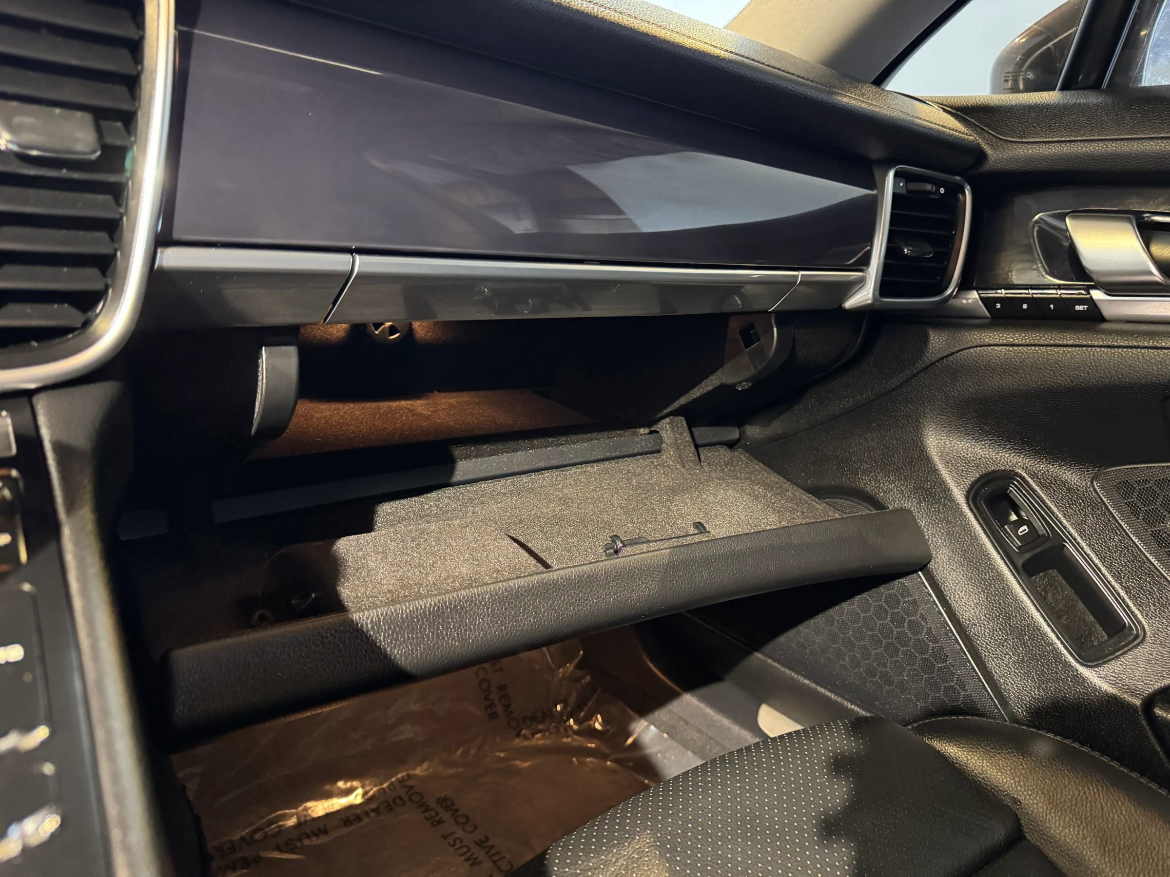 Used 2013 Porsche Panamera S image 22