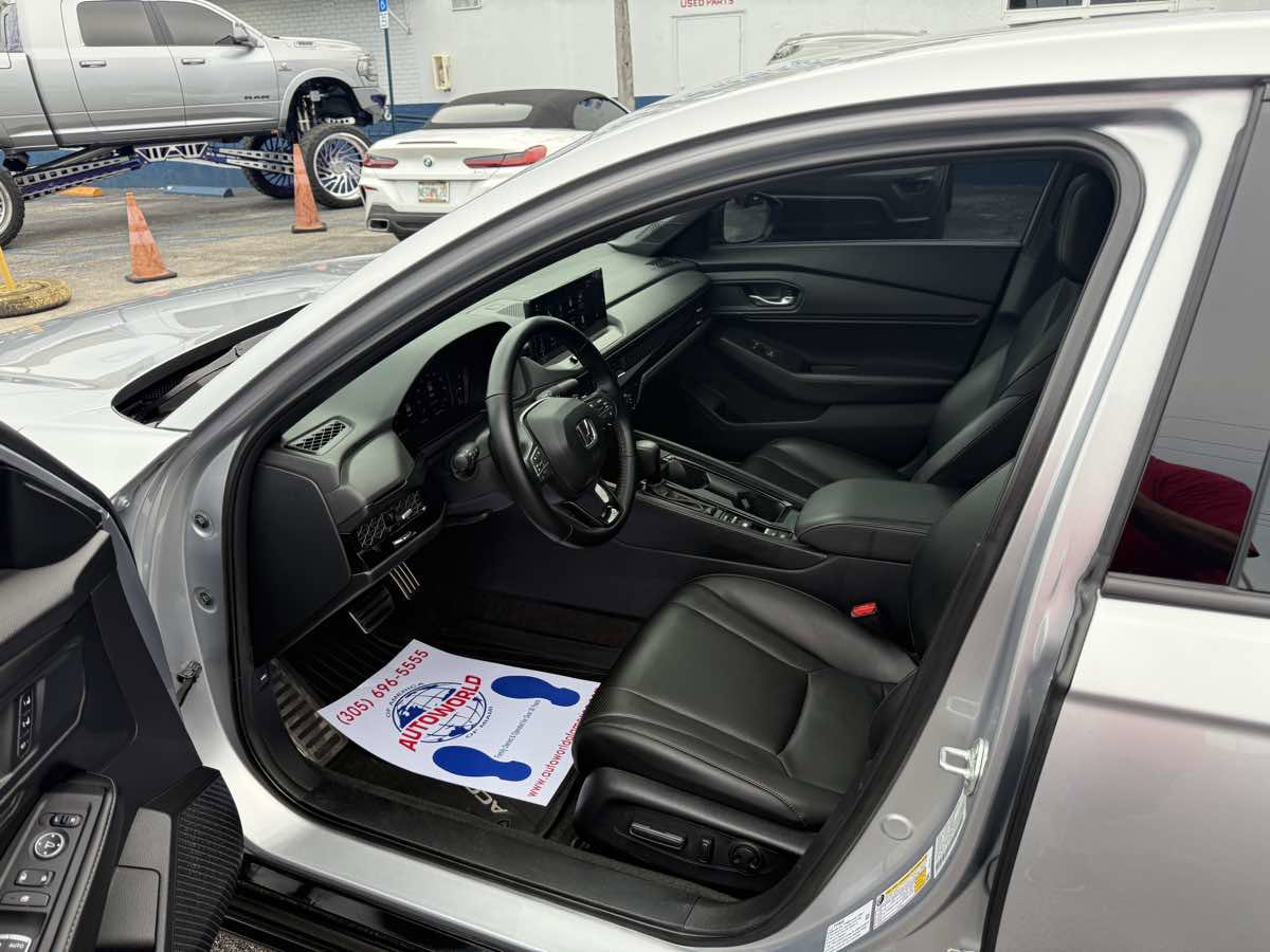 Used 2024 Honda Accord Sport image 9