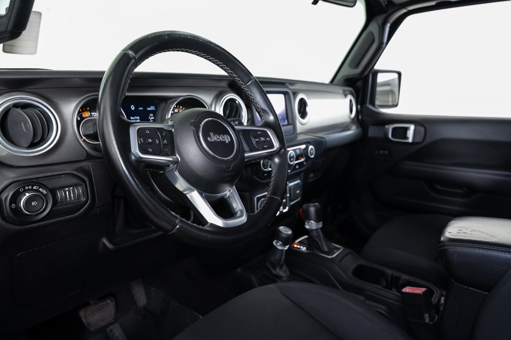 Used 2021 Jeep Wrangler Unlimited Sahara AWD/4WD image 28