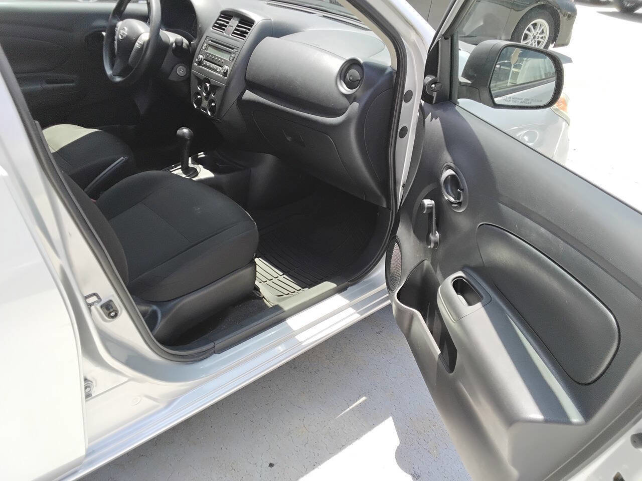 Used 2015 Nissan Versa S Plus image 6