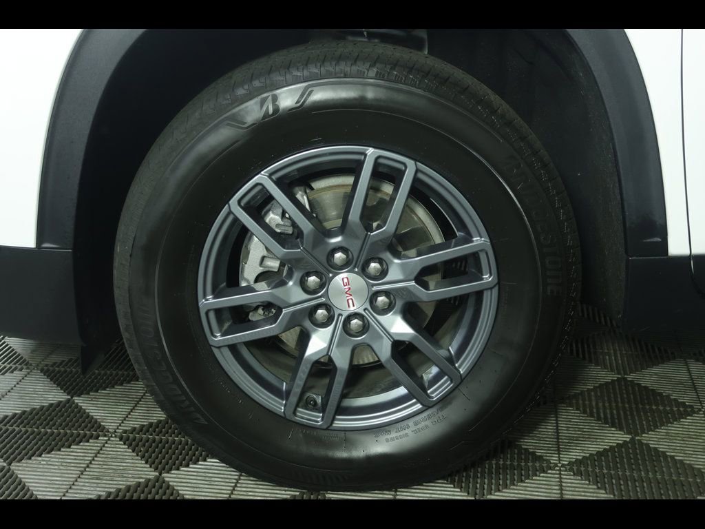 Used 2025 GMC Acadia Elevation image 12