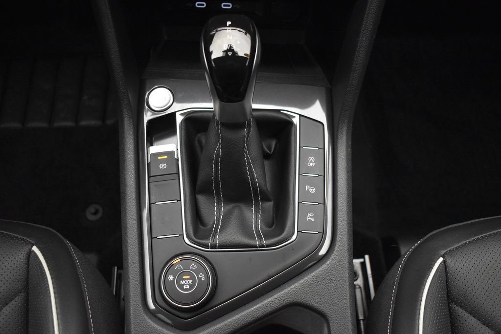 Used 2024 Volkswagen Tiguan SEL R-Line AWD/4WD image 32