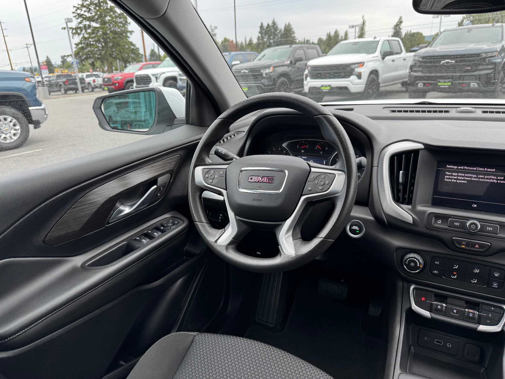 Used 2024 GMC Terrain SLE image 20