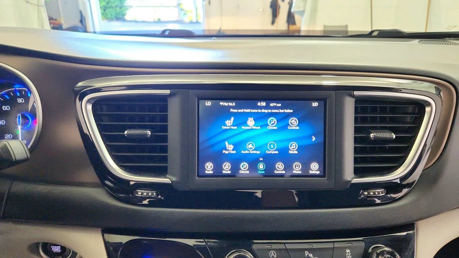 Used 2019 Chrysler Pacifica Touring-L FWD image 17