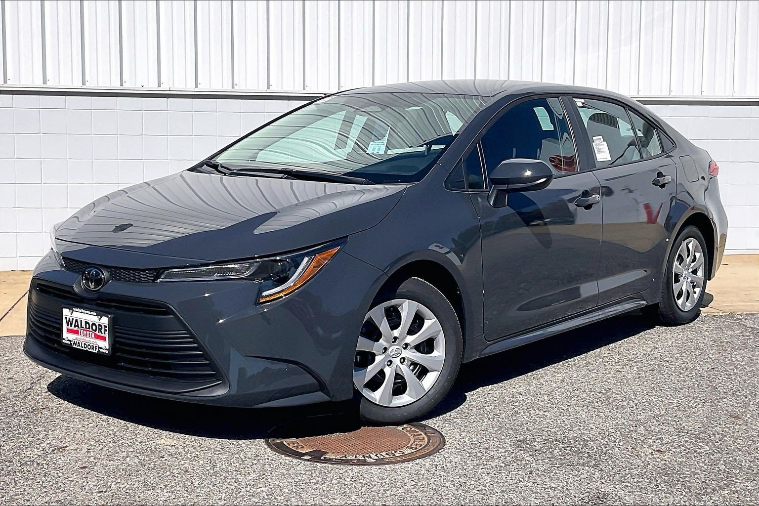 New 2027 Toyota Corolla LE FWD image 2