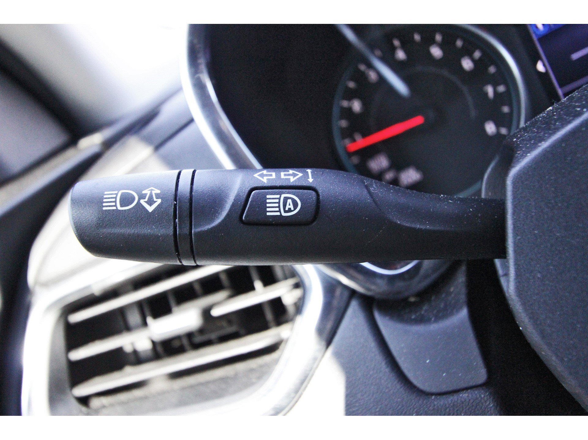 Used 2020 Chevrolet Equinox LT image 19