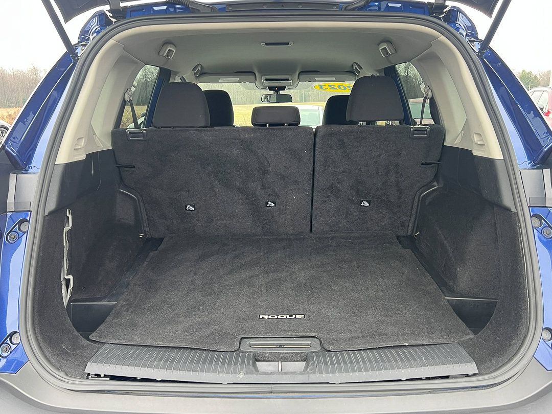 Used 2023 Nissan Rogue S image 6