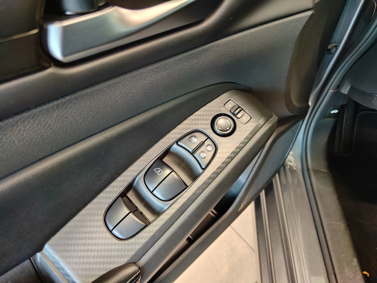 Used 2024 Nissan Altima 2.5 SV image 10